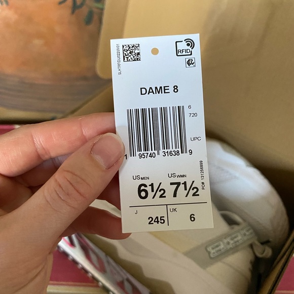 Adidas Dame 8 Admit One main image 8